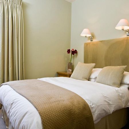 The Bell Hotel サンドウィッチ エクステリア 写真