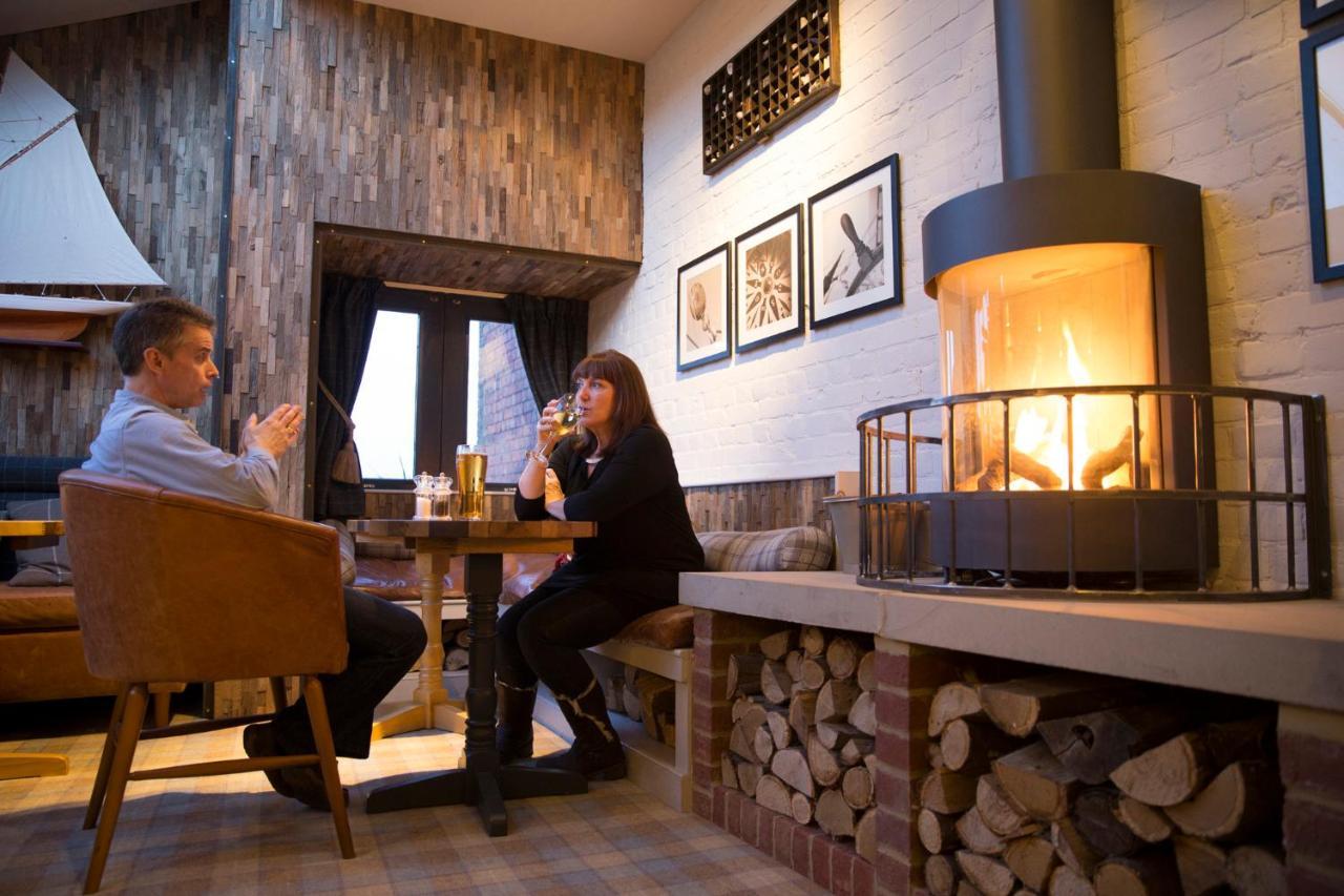 The Bell Hotel サンドウィッチ エクステリア 写真