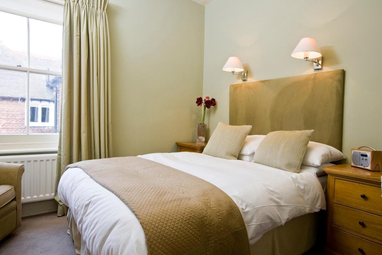 The Bell Hotel サンドウィッチ エクステリア 写真