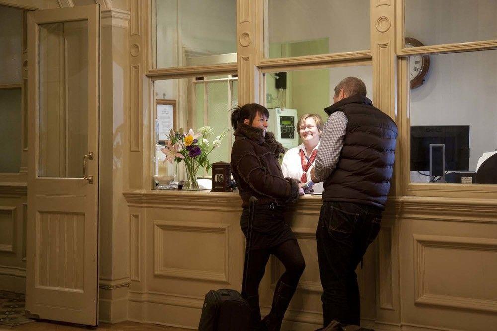 The Bell Hotel サンドウィッチ エクステリア 写真