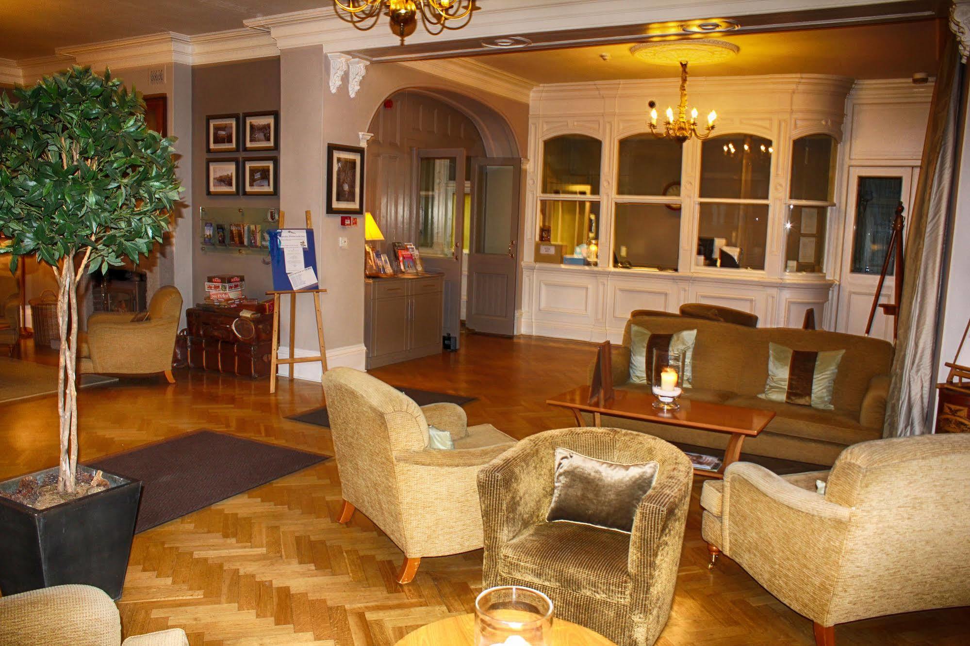 The Bell Hotel サンドウィッチ エクステリア 写真
